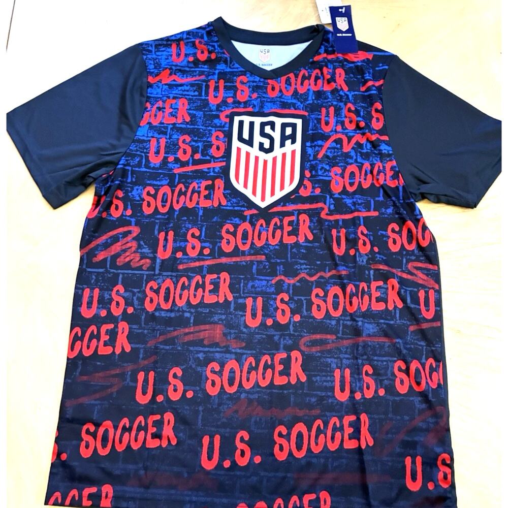 NEW USA Soccer Jersey Men's M USA Soccer graffiti LOGO Shirt FIFA World Cup